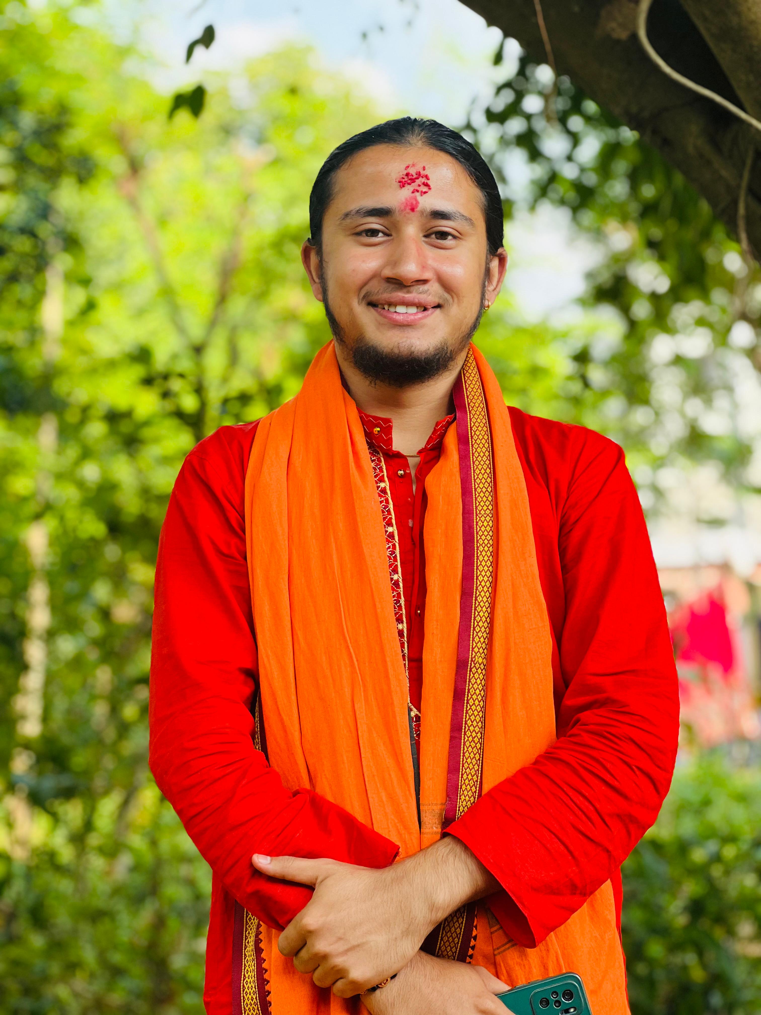 एनिस रेग्मी को तस्बिर